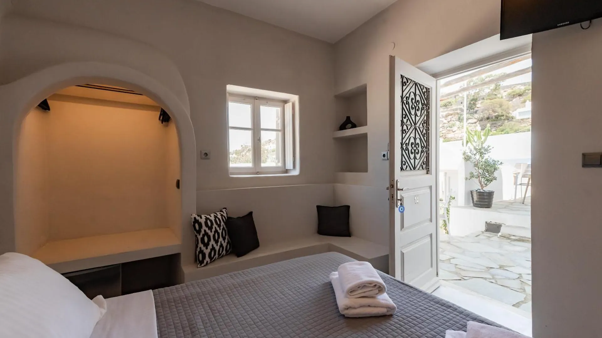 Rania Apartments Sea View Mykonos Town 3*,  Grecja